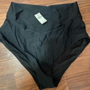 Size large full coverage crisscross Aerie bikini bottoms
